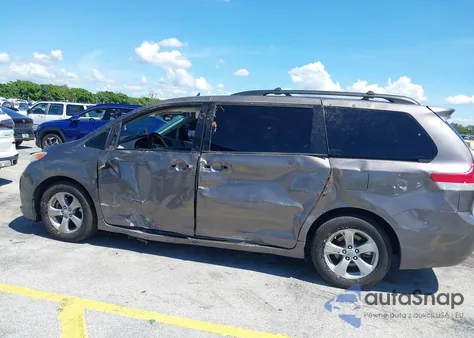 2011 Toyota Sienna Le V6 из США, поврежденный, VIN 5TDKK3DC4BS137953